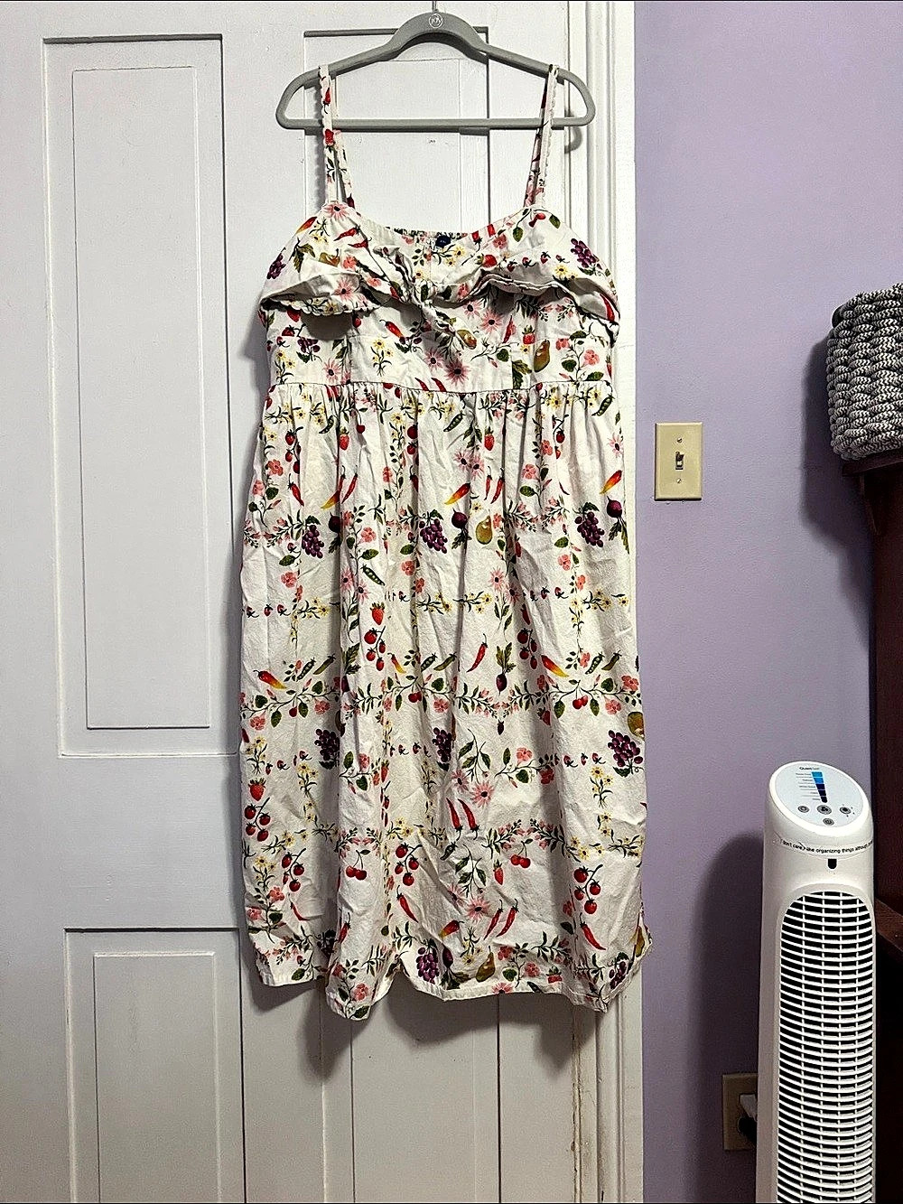 Old Navy Floral Casual Dress in White & Red Like New